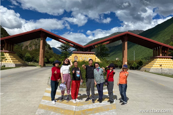 為什么說爸媽去西藏適合跟團游